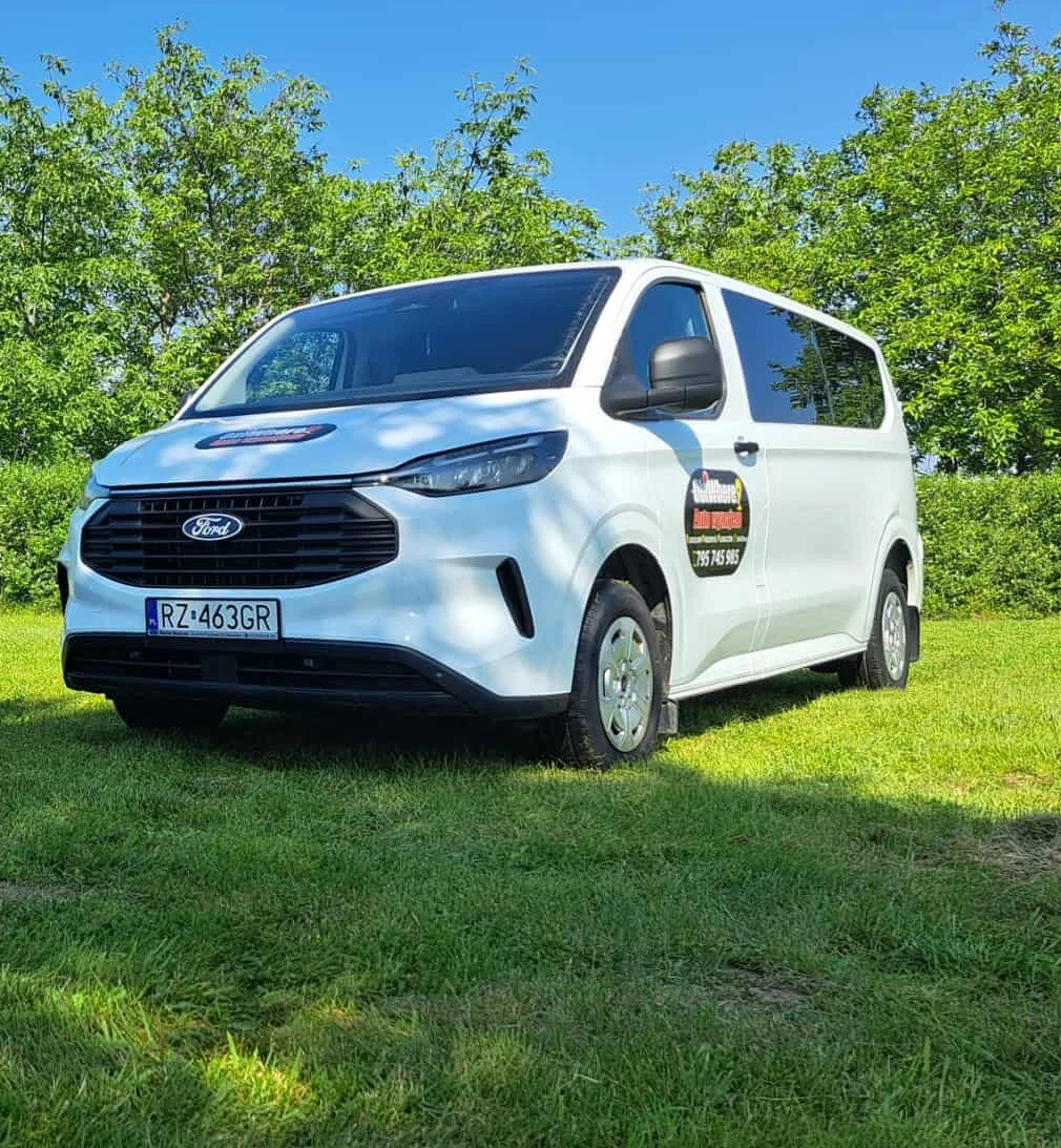 Biały bus ślubny dla Gości Weselnych